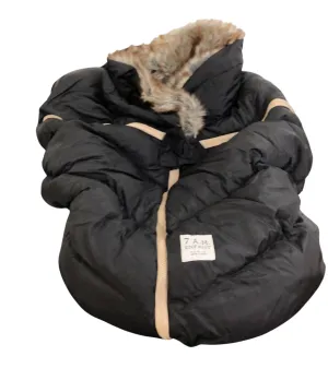 7 A.M. Enfant Car Seat Cocoon, Tundra Black Faux Fur