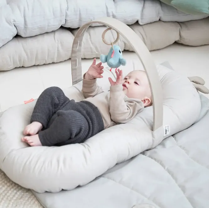 Cozy Lounger with Activity Arch Raffi - Sand