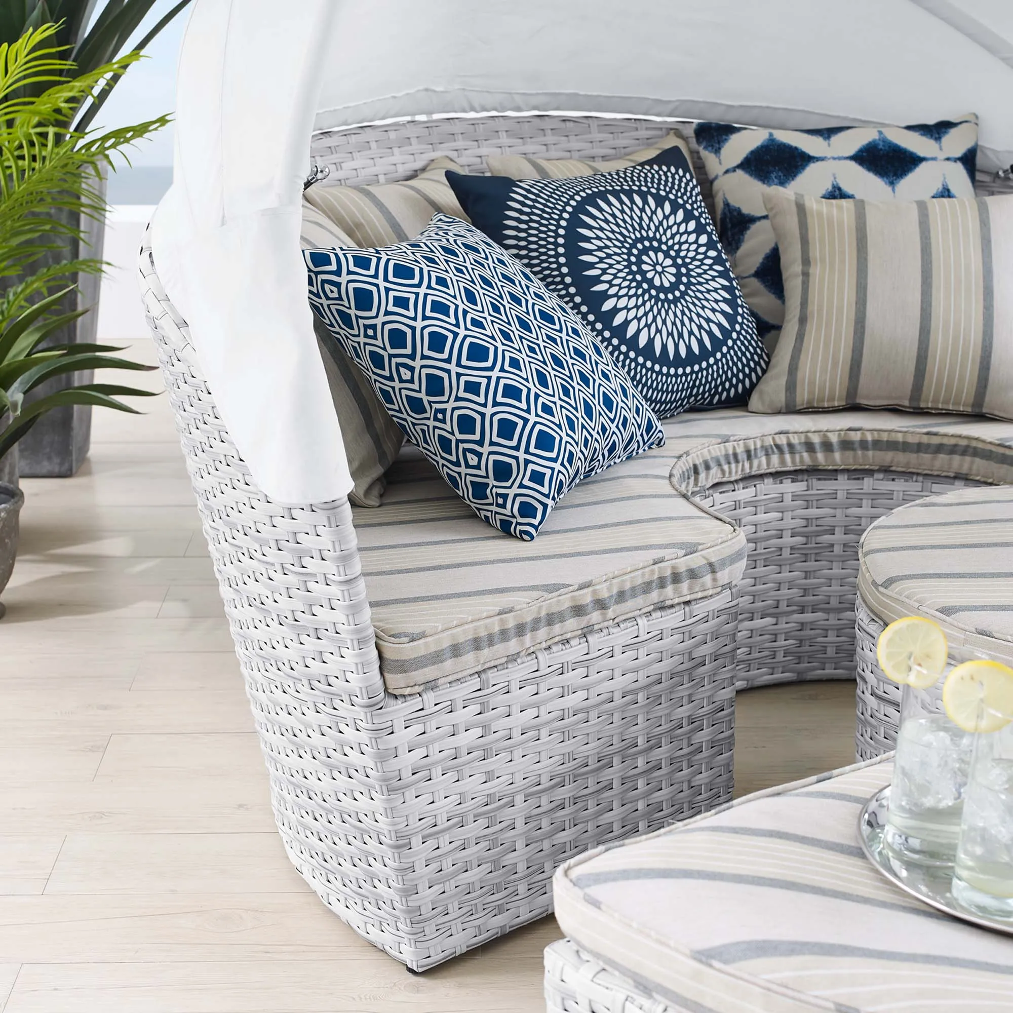 Scottsdale Canopy Sunbrella® Outdoor Patio Daybed by Modway